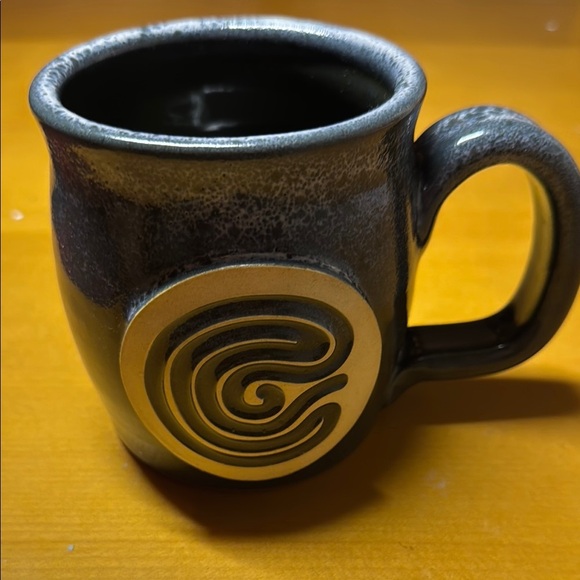 Handcrafted Ceramic Mug with Spiral Design - Picture 1 of 1